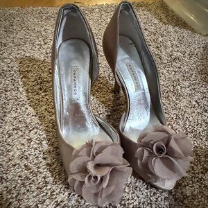 Women’s high-heeled dress/evening pump